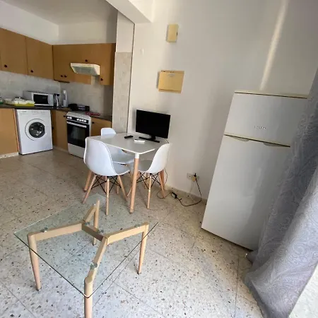 Orphanides Latchi * Polis